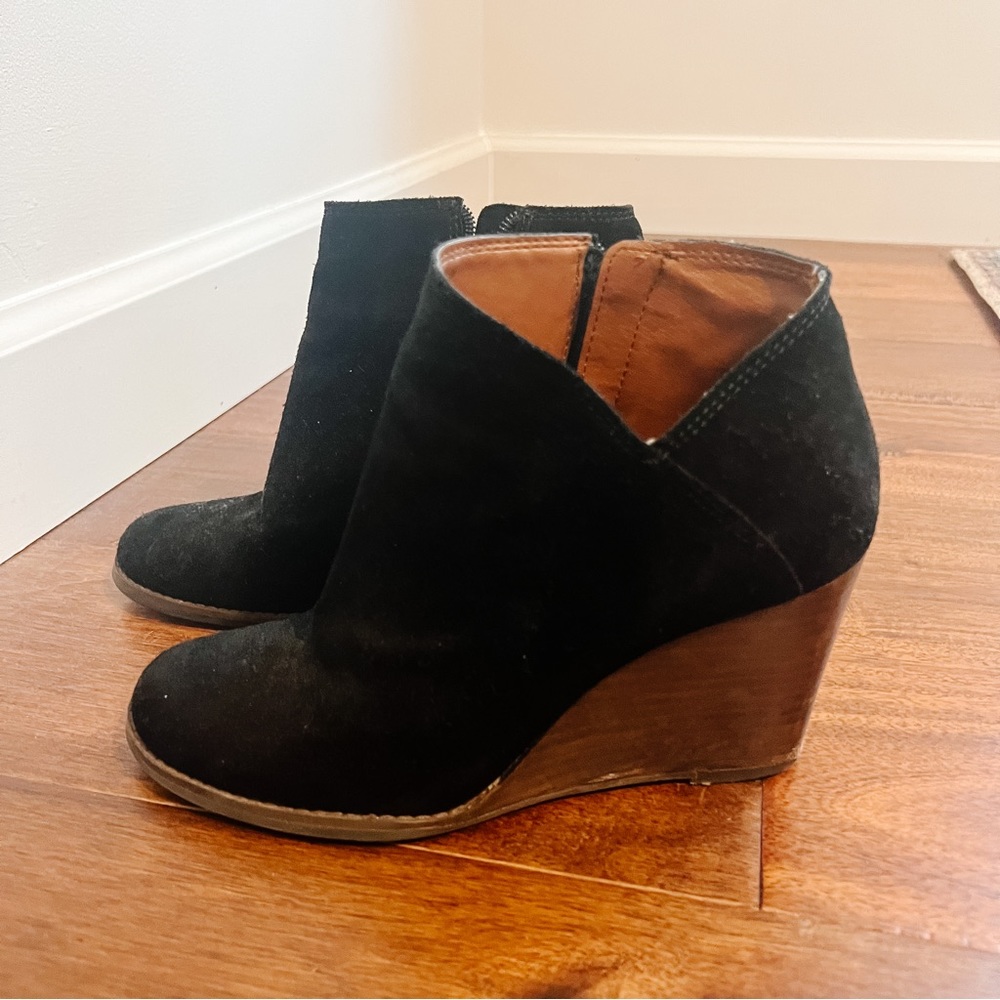 Lucky Brand Black Wedges Size 8